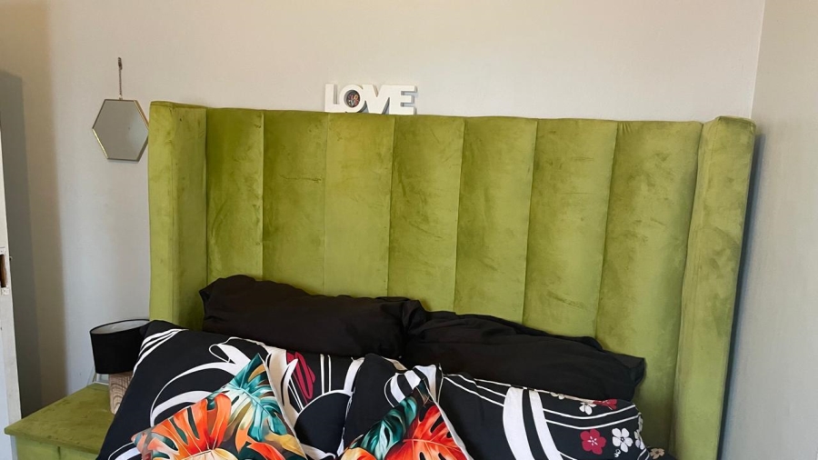 2 Bedroom Property for Sale in Forest Hill Eastern Cape
